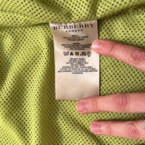 Authentic Burberry Windbreaker - Picture 6 of 9